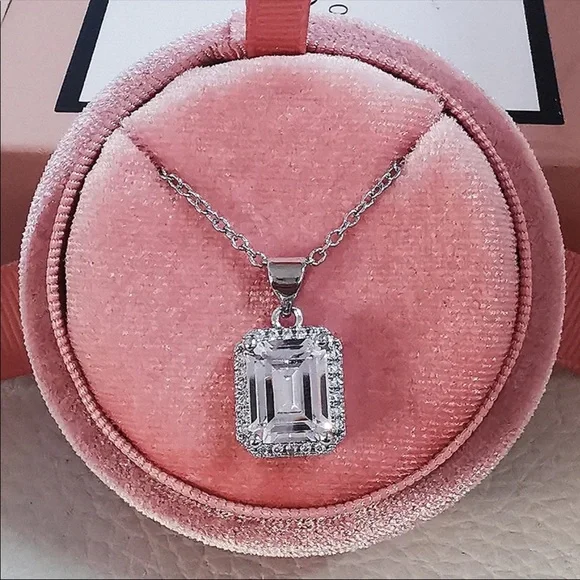 New Women’s 925 Silver Beautiful Diamond Necklace - Picture 1 of 4